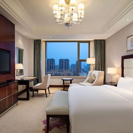 Wyndham Xinyang Downtown Hotel ภายนอก รูปภาพ