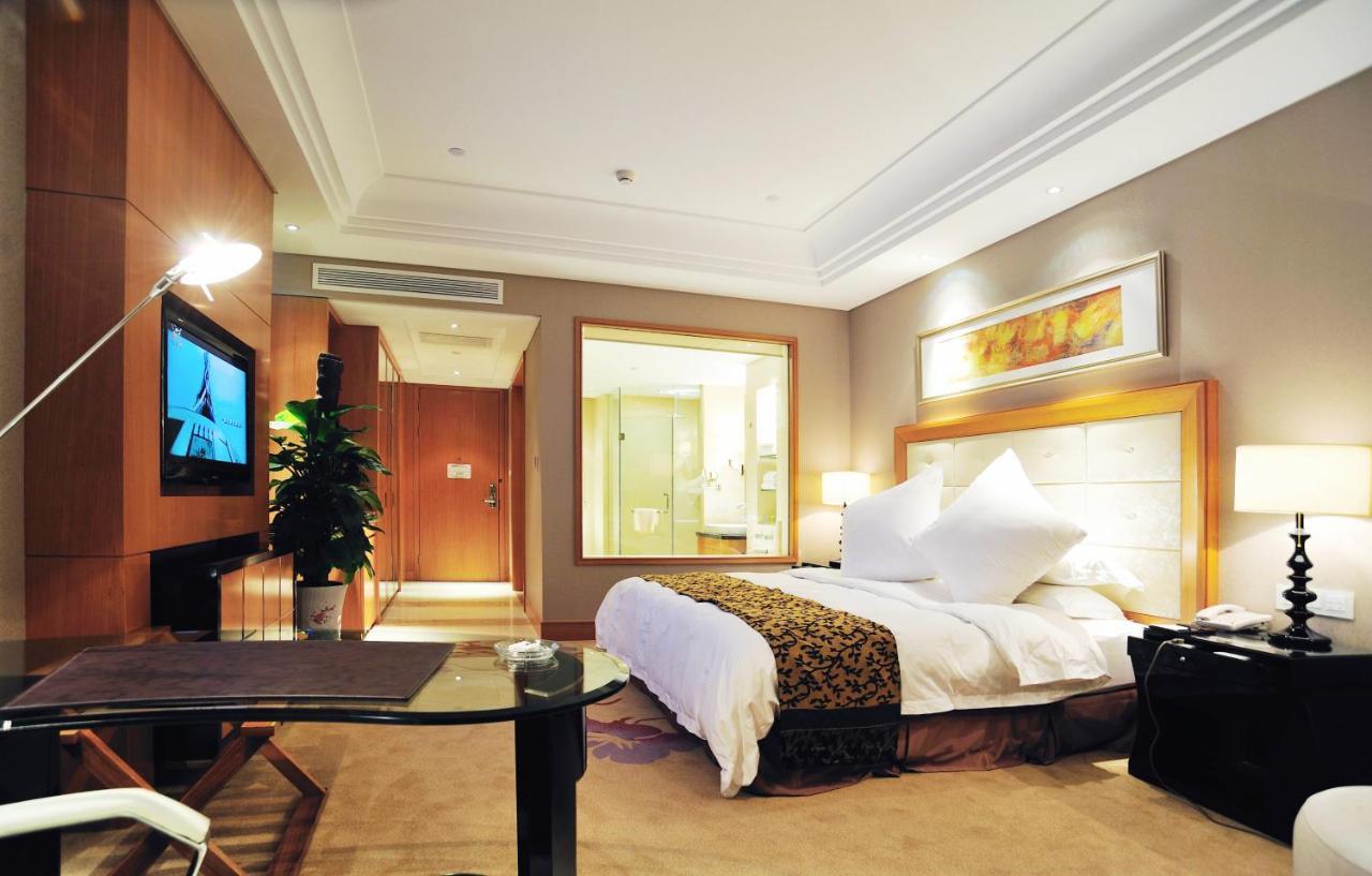 Wyndham Xinyang Downtown Hotel ภายนอก รูปภาพ