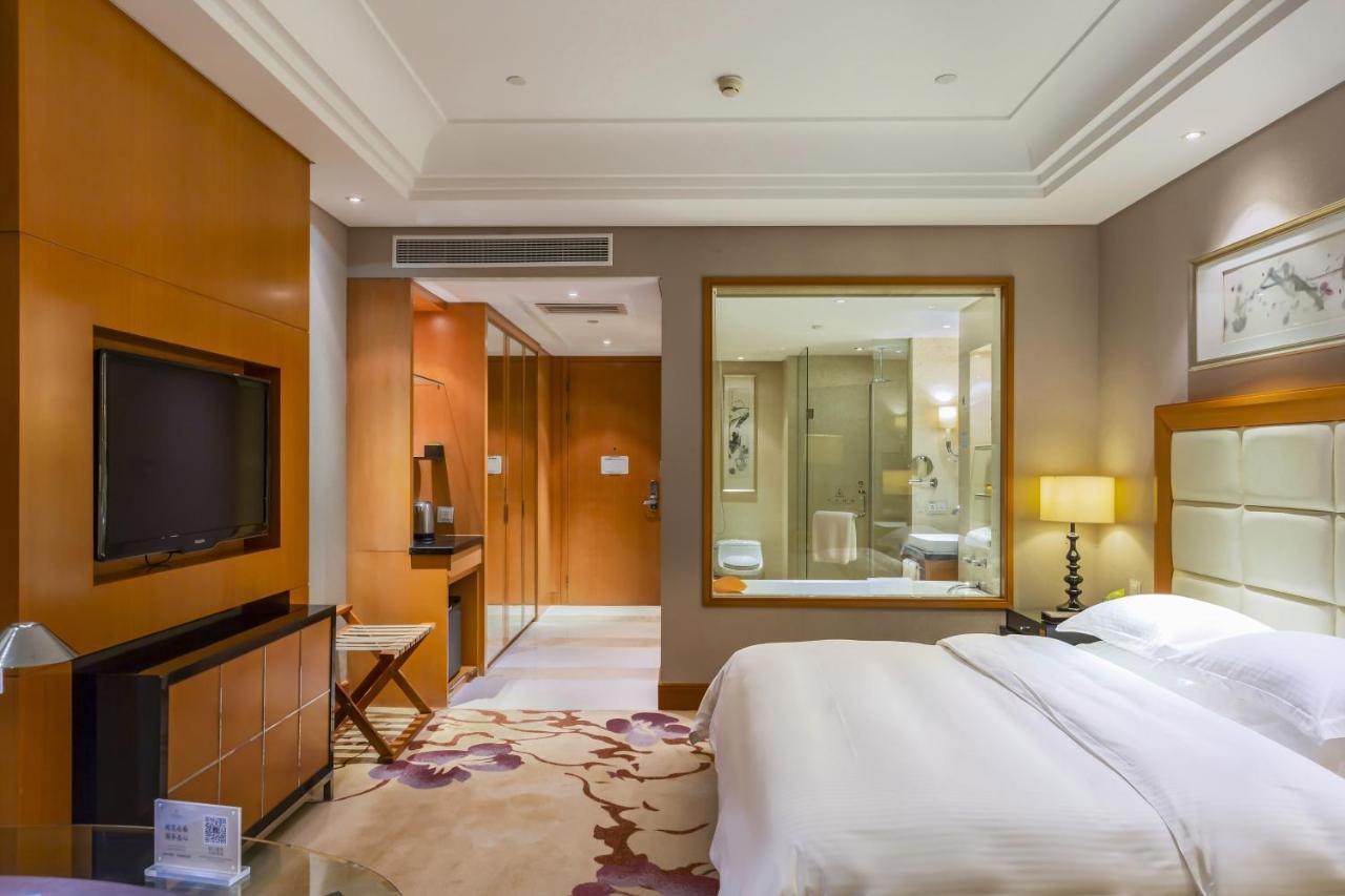 Wyndham Xinyang Downtown Hotel ภายนอก รูปภาพ