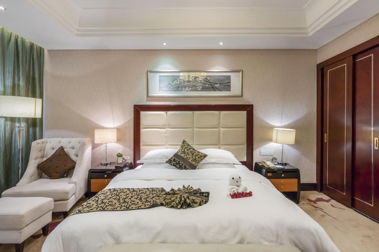 Wyndham Xinyang Downtown Hotel ภายนอก รูปภาพ