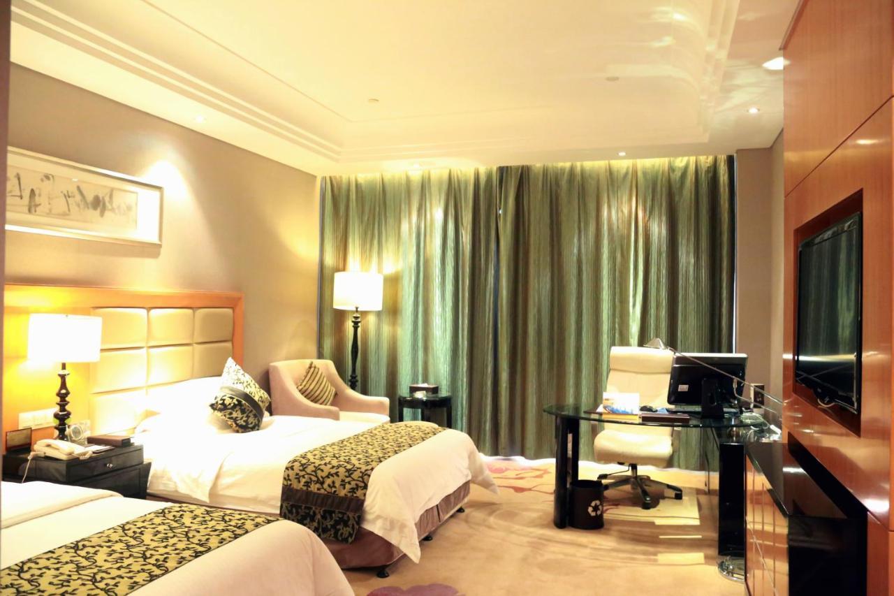 Wyndham Xinyang Downtown Hotel ภายนอก รูปภาพ
