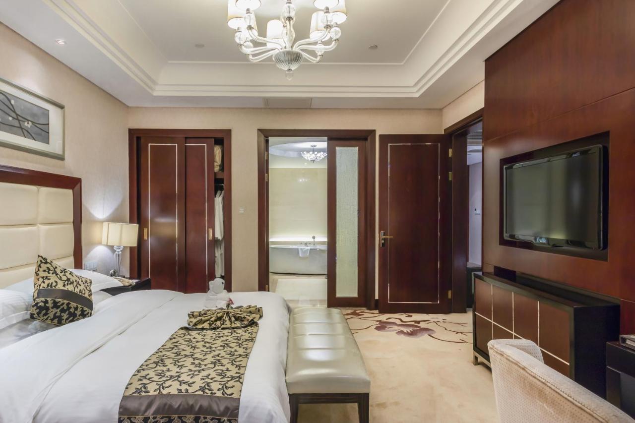 Wyndham Xinyang Downtown Hotel ภายนอก รูปภาพ