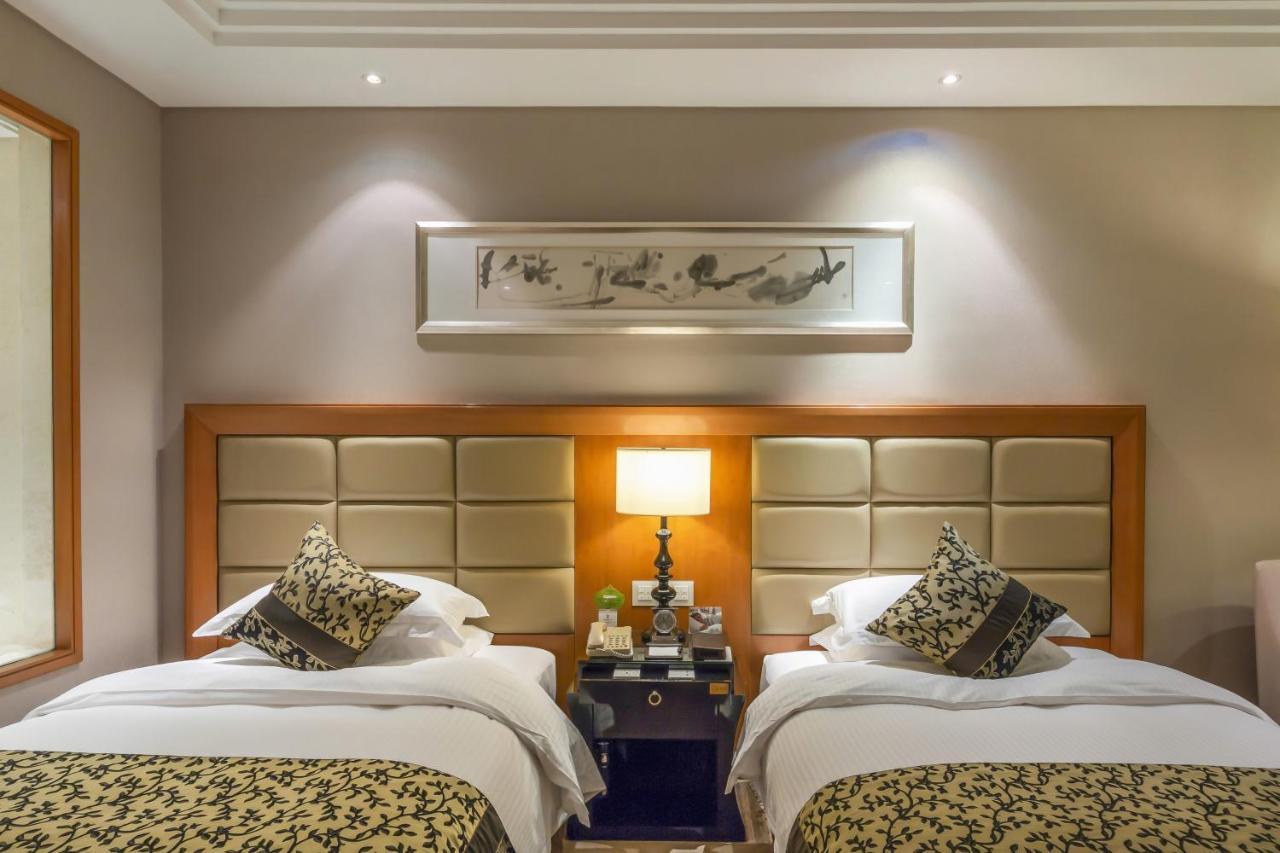 Wyndham Xinyang Downtown Hotel ภายนอก รูปภาพ