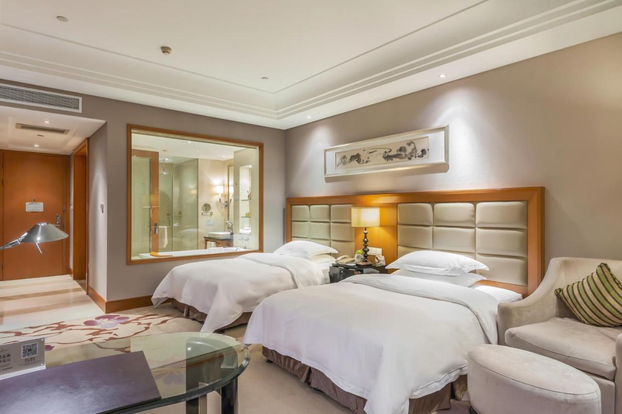 Wyndham Xinyang Downtown Hotel ภายนอก รูปภาพ
