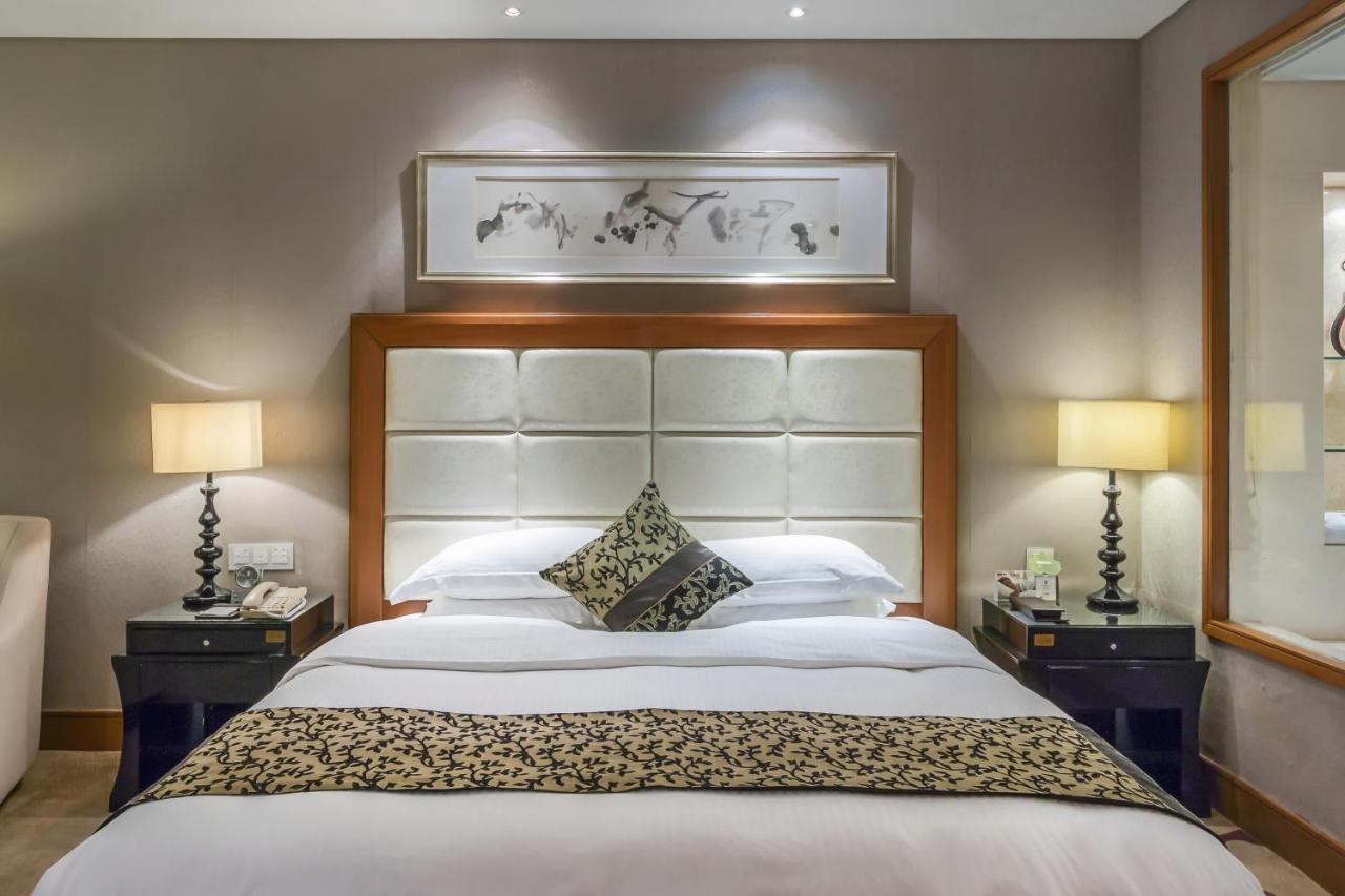 Wyndham Xinyang Downtown Hotel ภายนอก รูปภาพ