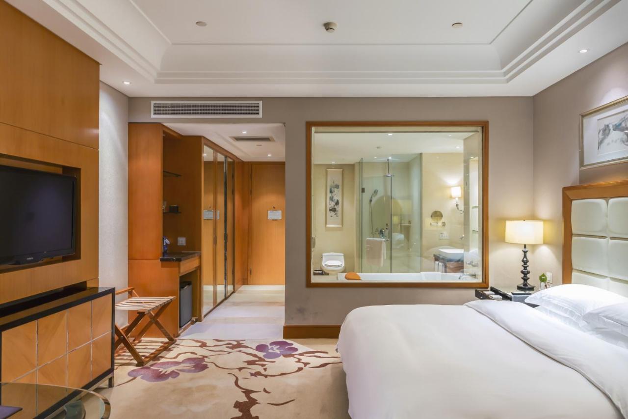 Wyndham Xinyang Downtown Hotel ภายนอก รูปภาพ