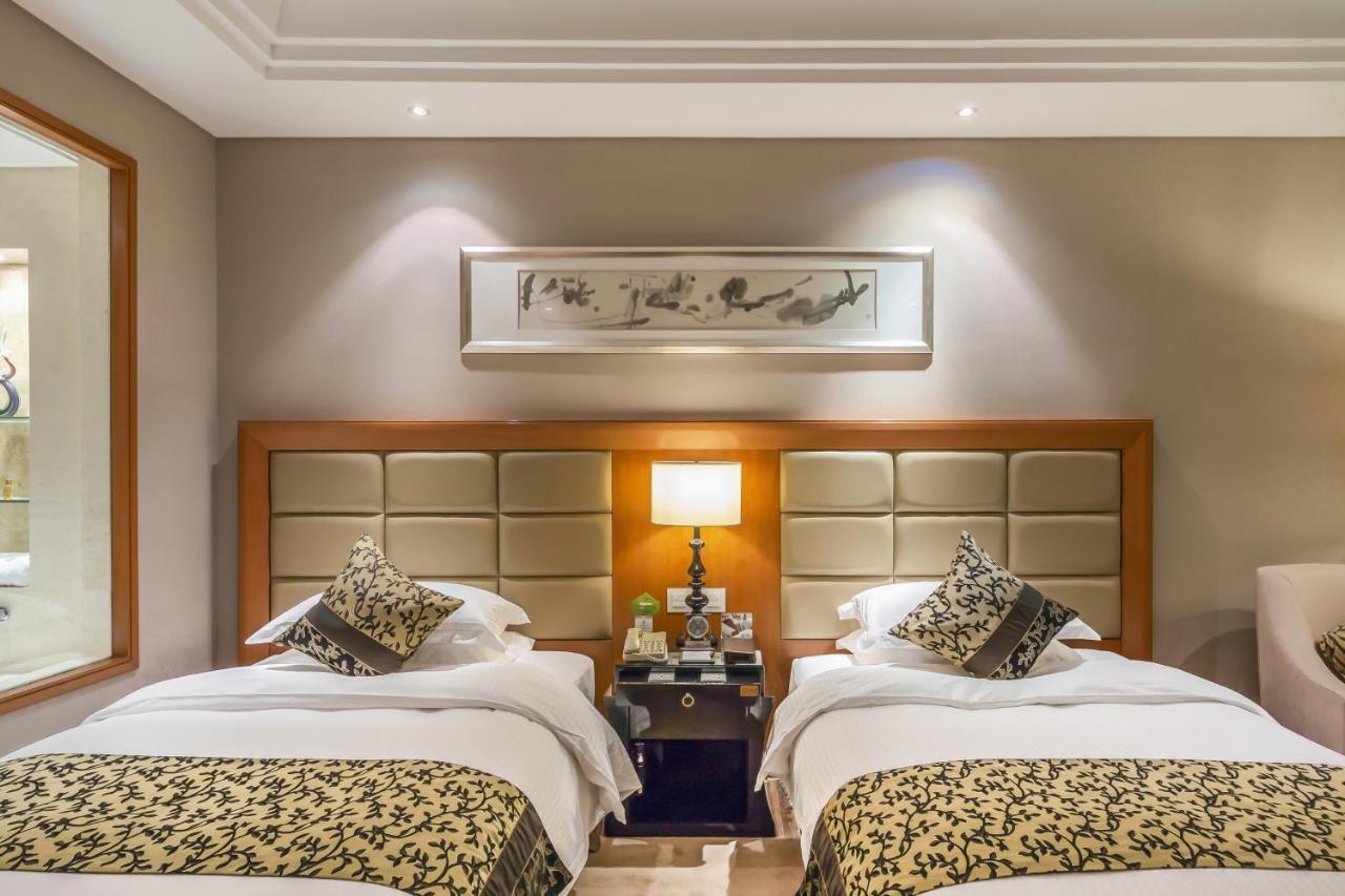 Wyndham Xinyang Downtown Hotel ภายนอก รูปภาพ