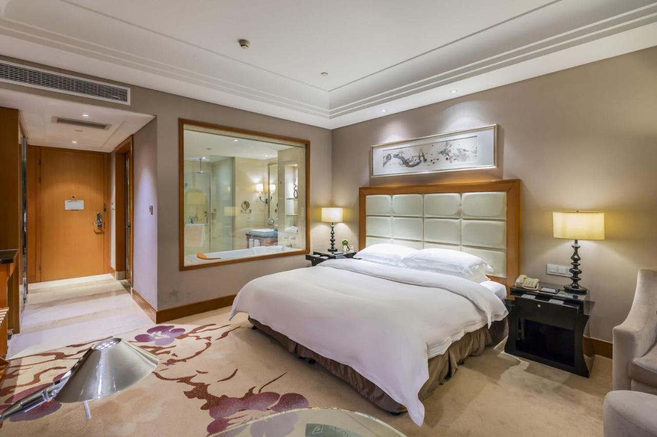 Wyndham Xinyang Downtown Hotel ภายนอก รูปภาพ