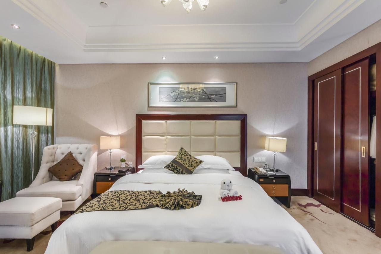 Wyndham Xinyang Downtown Hotel ภายนอก รูปภาพ