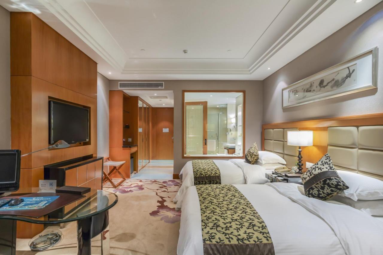 Wyndham Xinyang Downtown Hotel ภายนอก รูปภาพ