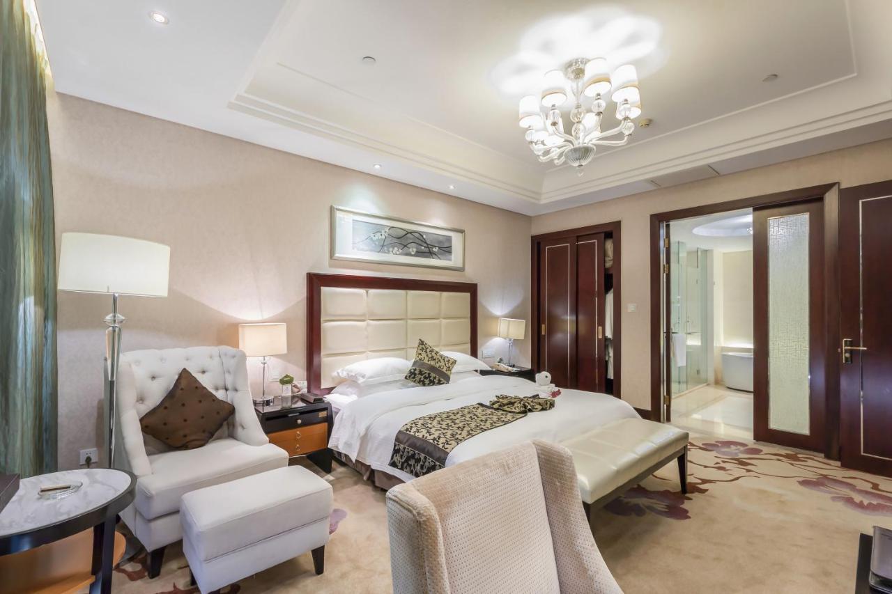 Wyndham Xinyang Downtown Hotel ภายนอก รูปภาพ