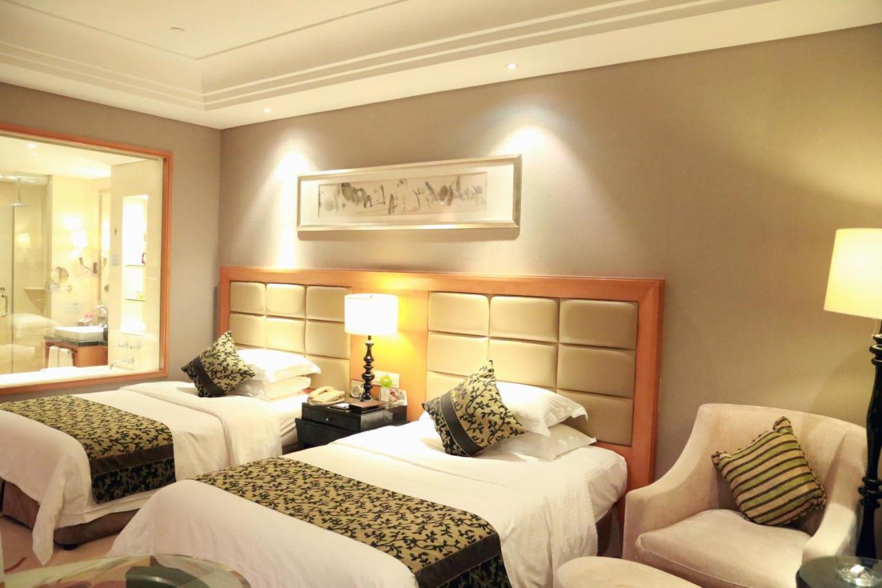 Wyndham Xinyang Downtown Hotel ภายนอก รูปภาพ