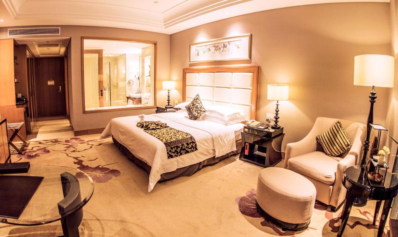 Wyndham Xinyang Downtown Hotel ภายนอก รูปภาพ