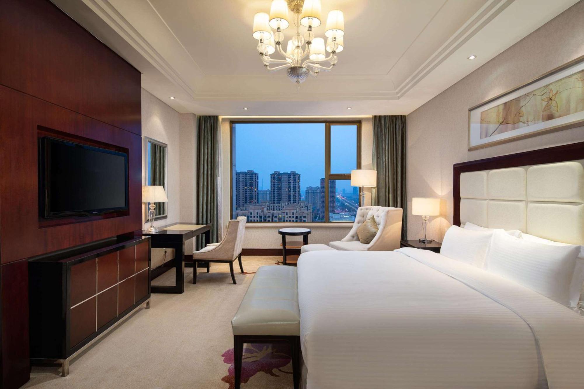 Wyndham Xinyang Downtown Hotel ภายนอก รูปภาพ