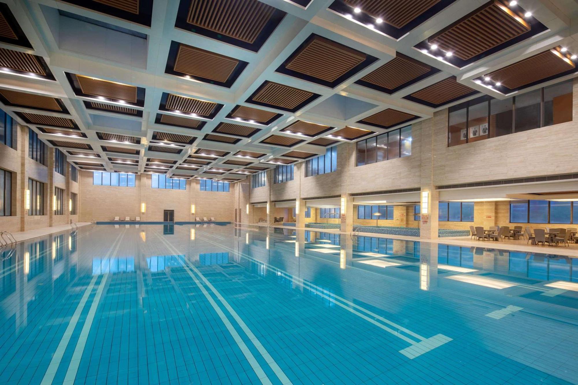 Wyndham Xinyang Downtown Hotel ภายนอก รูปภาพ