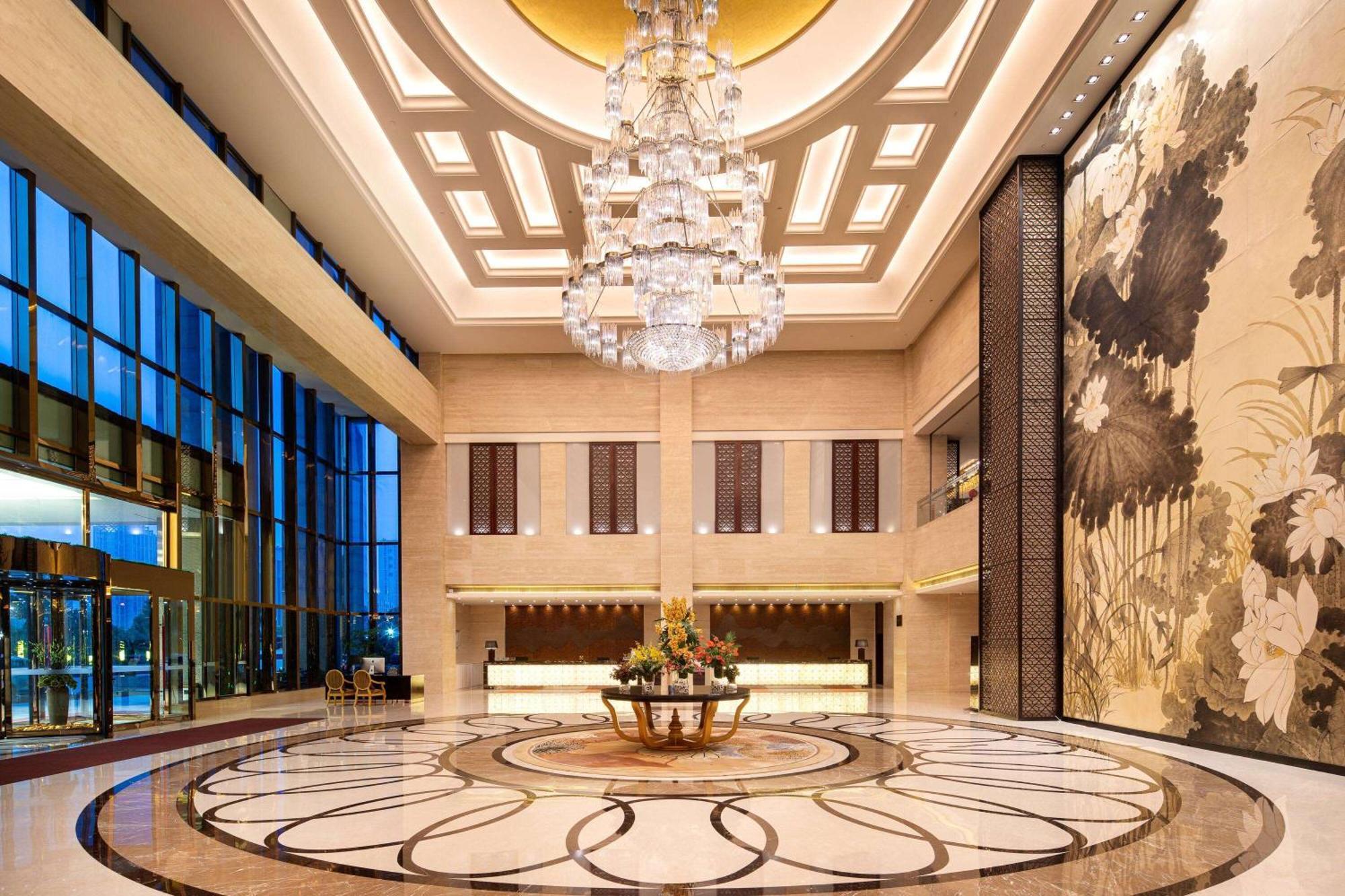 Wyndham Xinyang Downtown Hotel ภายนอก รูปภาพ